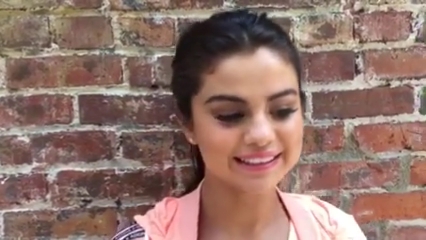_adidasneolabel_-_1_hour_left_to_get_your_questions_in_for_the_exclusive_adidas_NEO_Google_Hangout_w__selenagomez21_Tune_in_httpa_did_asneoselenahangout_mp40171~0.jpg